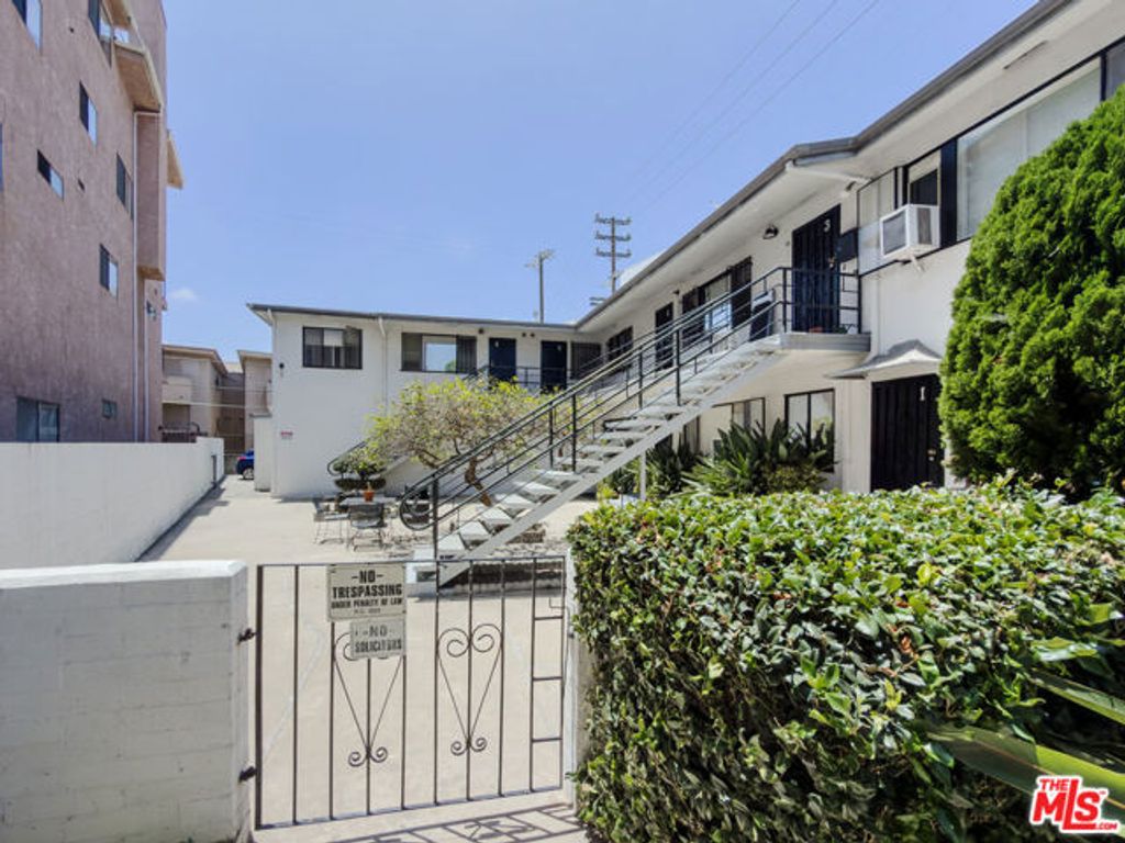 1815 Greenfield Avenue, Los Angeles, CA 90025