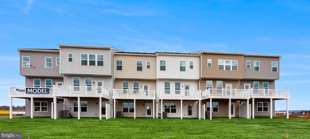 65 DESTRIER ST, Ranson, WV 25438