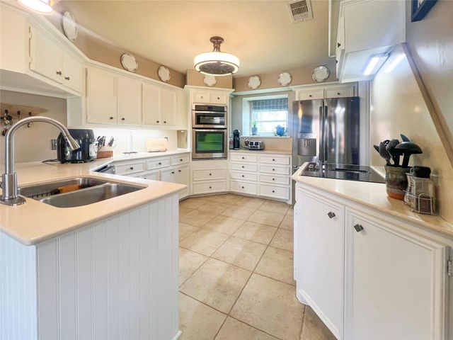 49 Colony Square, Angleton, TX 77515