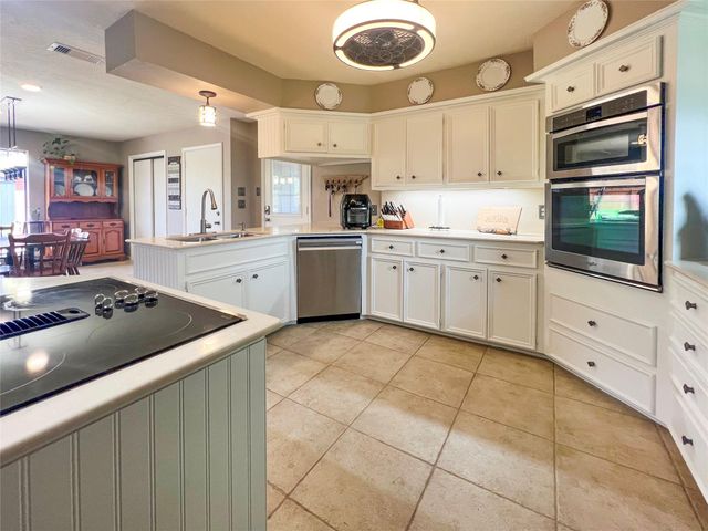 49 Colony Square, Angleton, TX 77515