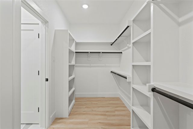 923 Walkway Street, Dallas, TX 75212