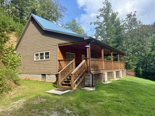 3010 Highwater Rd, Waverly, TN 37185