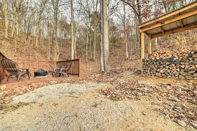 3010 Highwater Rd, Waverly, TN 37185