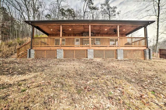 3010 Highwater Rd, Waverly, TN 37185