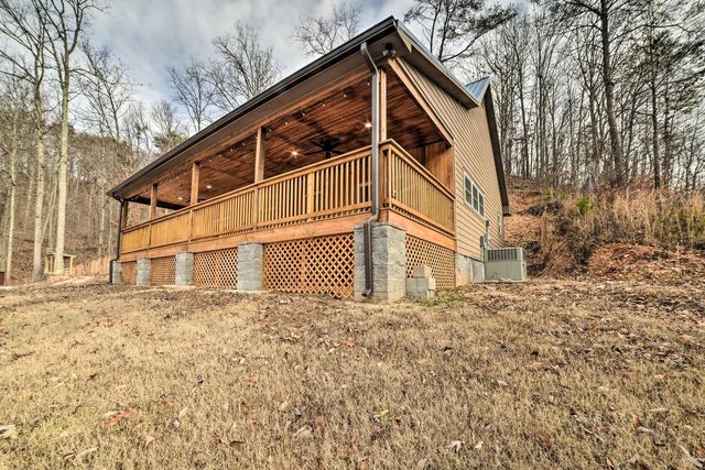 3010 Highwater Rd, Waverly, TN 37185