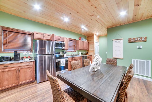 3010 Highwater Rd, Waverly, TN 37185