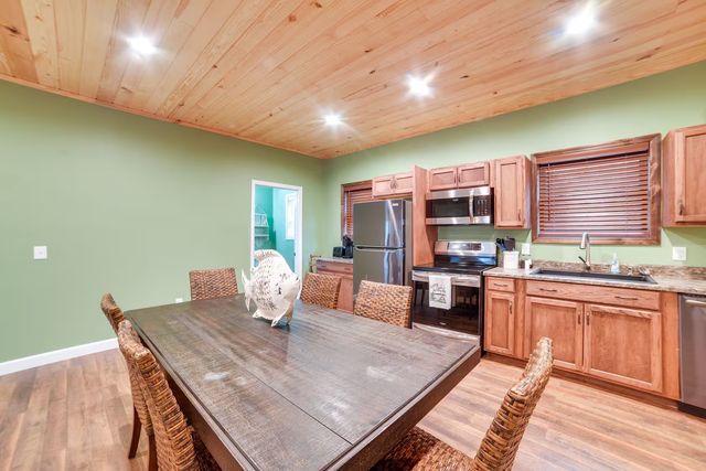 3010 Highwater Rd, Waverly, TN 37185