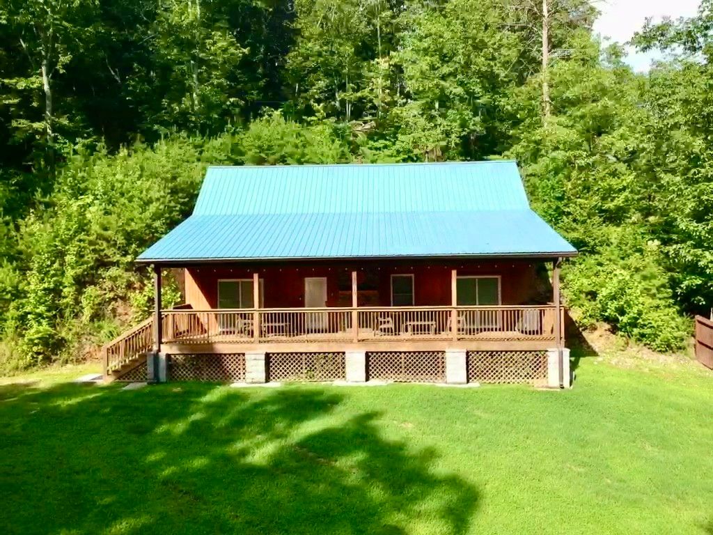 3010 Highwater Rd, Waverly, TN 37185