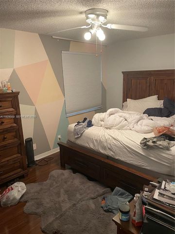 1552 NW 135th Ave, Pembroke Pines, FL 33028