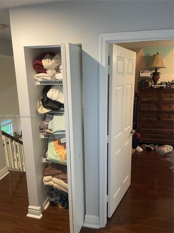 1552 NW 135th Ave, Pembroke Pines, FL 33028