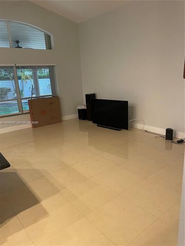 1552 NW 135th Ave, Pembroke Pines, FL 33028