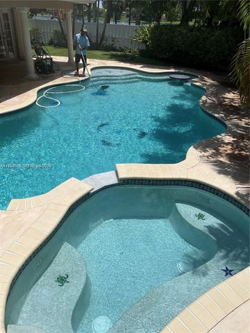 1552 NW 135th Ave, Pembroke Pines, FL 33028