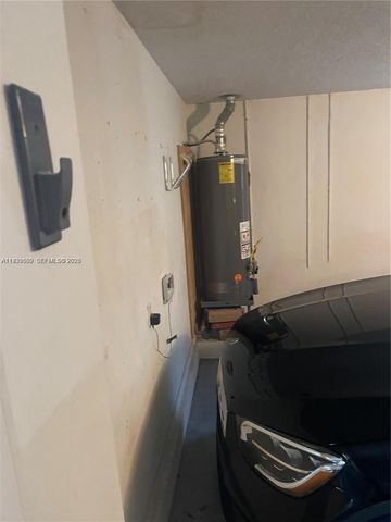 1552 NW 135th Ave, Pembroke Pines, FL 33028