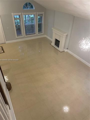 1552 NW 135th Ave, Pembroke Pines, FL 33028