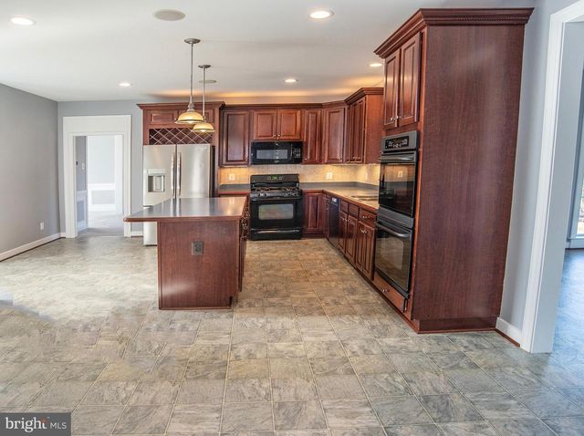 7111 CROWN JEWELS CT, Fredericksburg, VA 22407