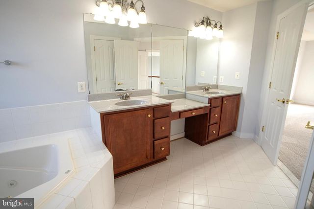 7111 CROWN JEWELS CT, Fredericksburg, VA 22407