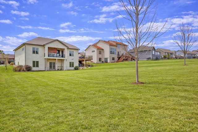 1936 Kerry Drive NE, Rochester, MN 55906