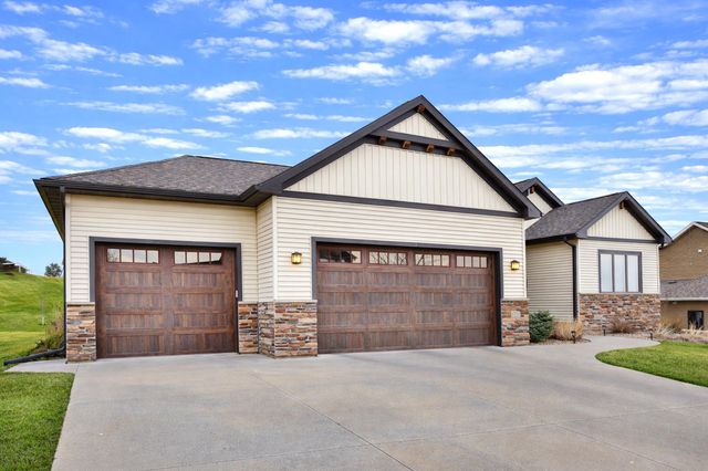 1936 Kerry Drive NE, Rochester, MN 55906