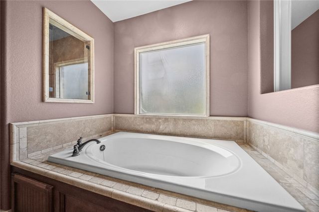 9915 E Plentywood Road, Bentonville, AR 72712