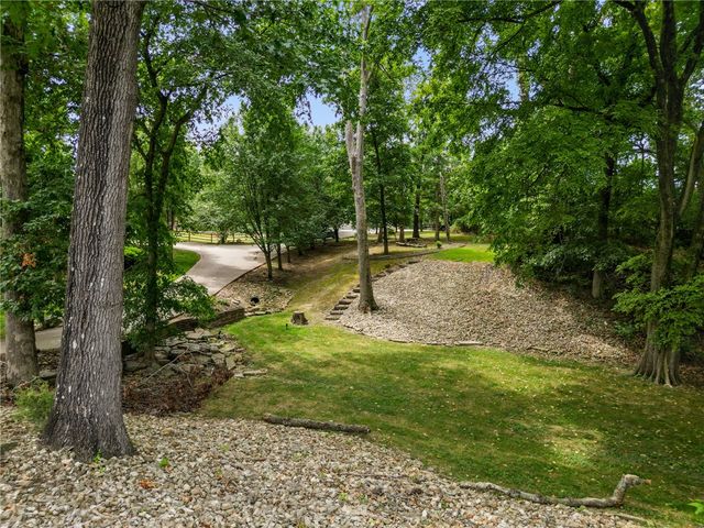 9915 E Plentywood Road, Bentonville, AR 72712