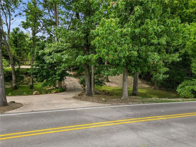 9915 E Plentywood Road, Bentonville, AR 72712