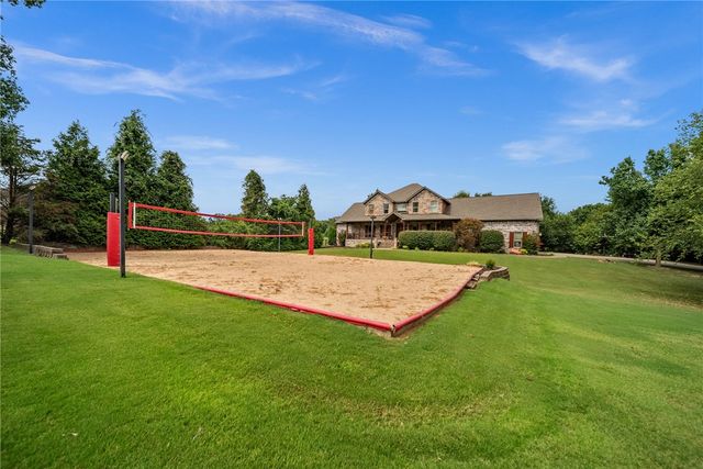 9915 E Plentywood Road, Bentonville, AR 72712