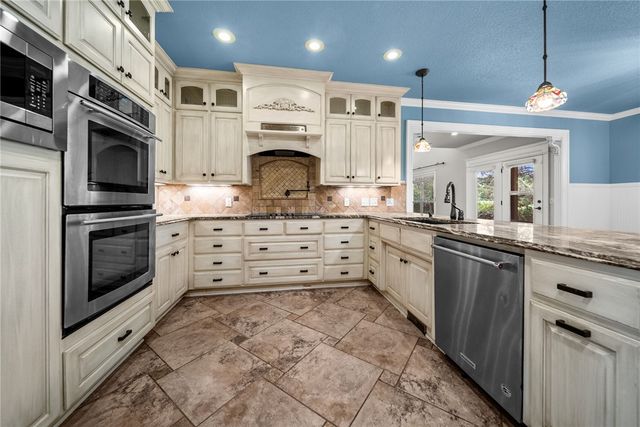 9915 E Plentywood Road, Bentonville, AR 72712