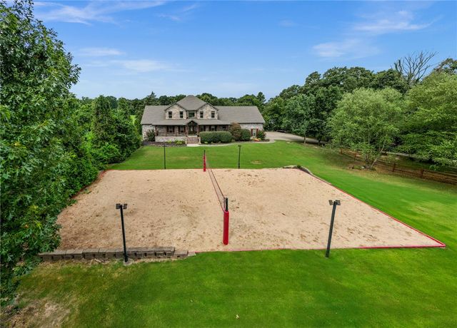9915 E Plentywood Road, Bentonville, AR 72712
