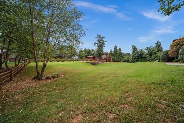 9915 E Plentywood Road, Bentonville, AR 72712