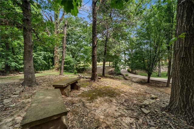 9915 E Plentywood Road, Bentonville, AR 72712