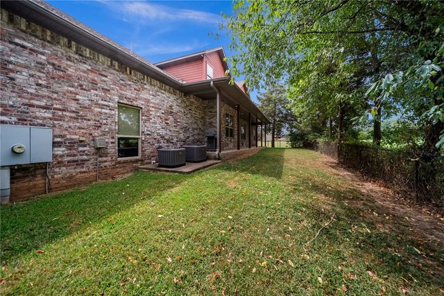 9915 E Plentywood Road, Bentonville, AR 72712