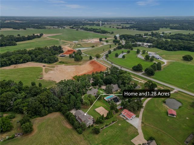 9915 E Plentywood Road, Bentonville, AR 72712