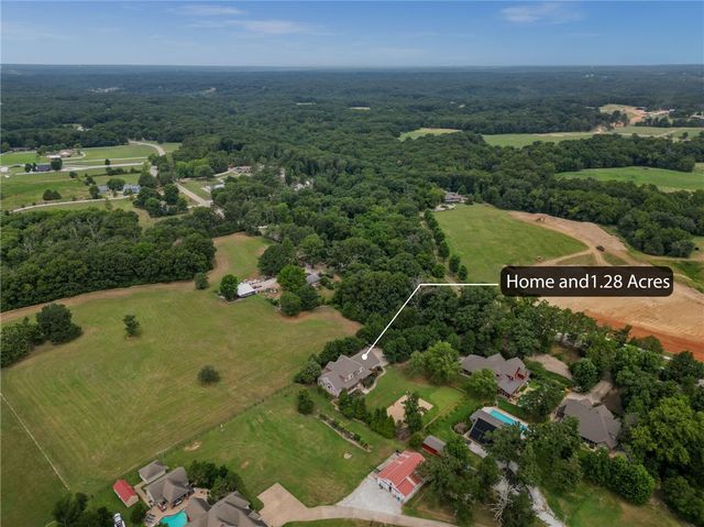 9915 E Plentywood Road, Bentonville, AR 72712