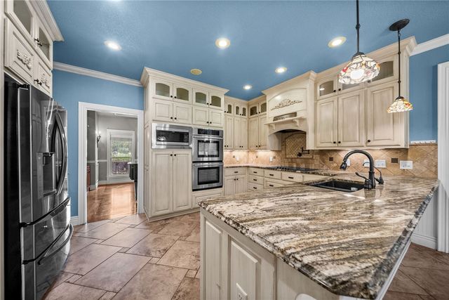 9915 E Plentywood Road, Bentonville, AR 72712