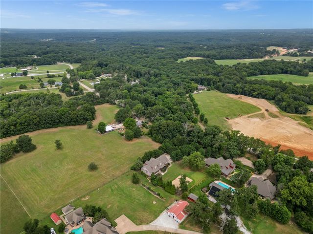 9915 E Plentywood Road, Bentonville, AR 72712