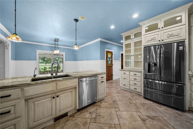 9915 E Plentywood Road, Bentonville, AR 72712