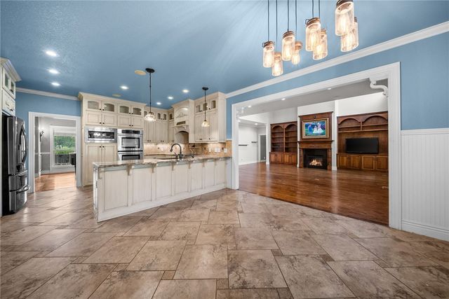 9915 E Plentywood Road, Bentonville, AR 72712