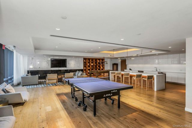 138-35 39th Avenue 13L, Flushing, NY 11354