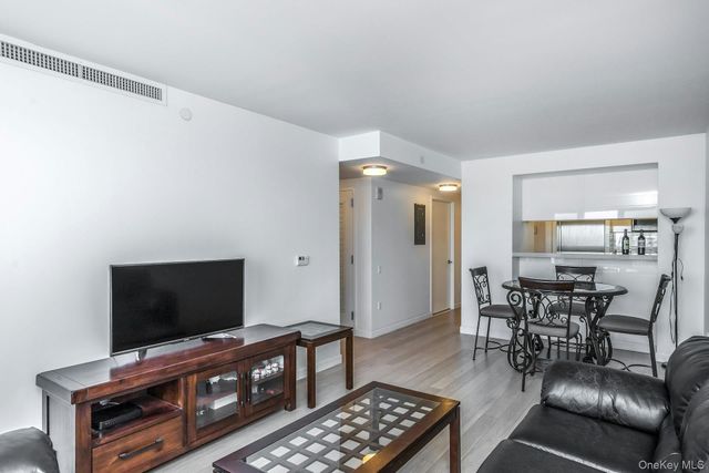 138-35 39th Avenue 13L, Flushing, NY 11354