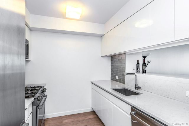 138-35 39th Avenue 13L, Flushing, NY 11354