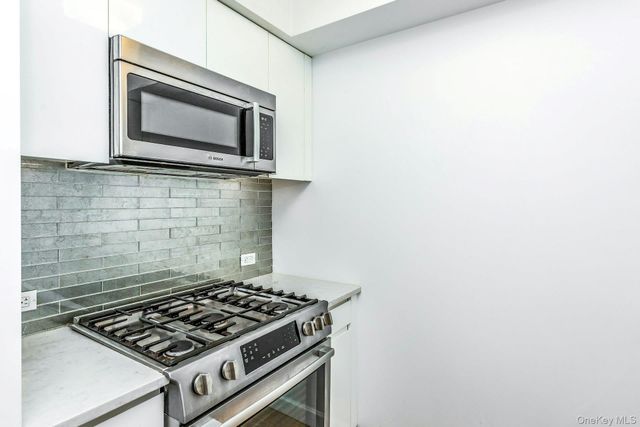 138-35 39th Avenue 13L, Flushing, NY 11354
