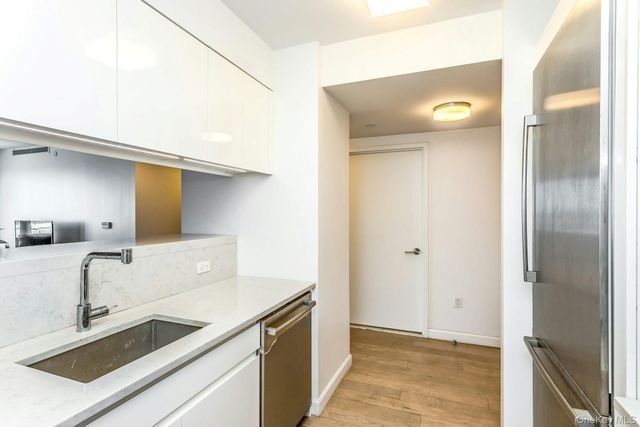 138-35 39th Avenue 13L, Flushing, NY 11354