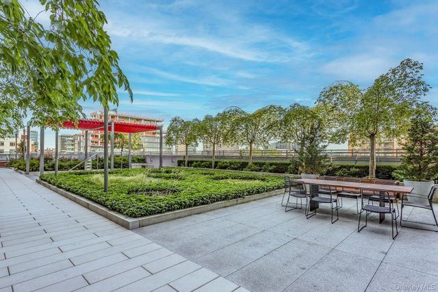 138-35 39th Avenue 13L, Flushing, NY 11354