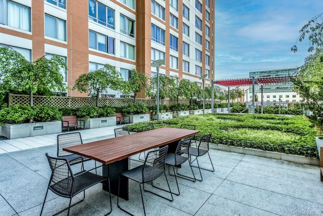 138-35 39th Avenue 13L, Flushing, NY 11354