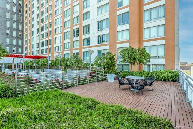 138-35 39th Avenue 13L, Flushing, NY 11354
