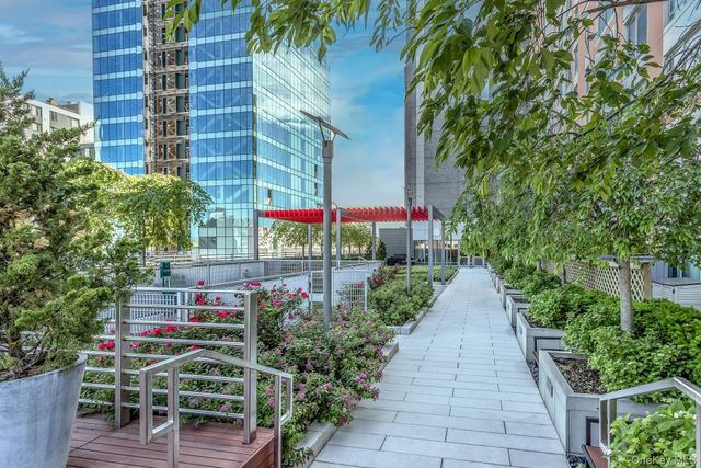 138-35 39th Avenue 13L, Flushing, NY 11354