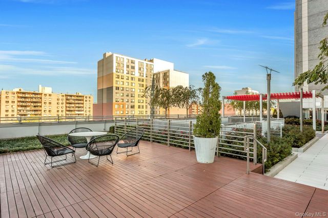 138-35 39th Avenue 13L, Flushing, NY 11354