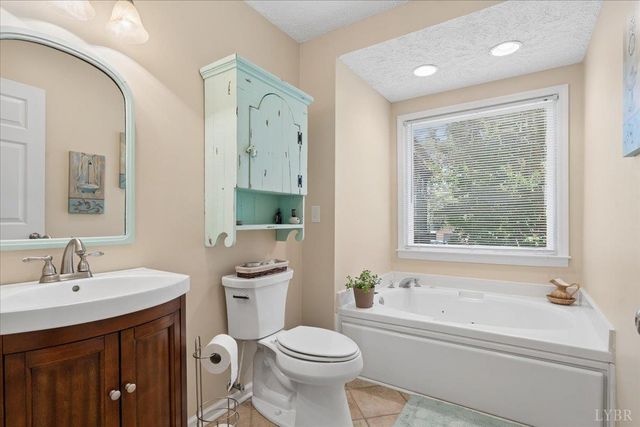 11188 Dickerson Mill Road, Moneta, VA 24121