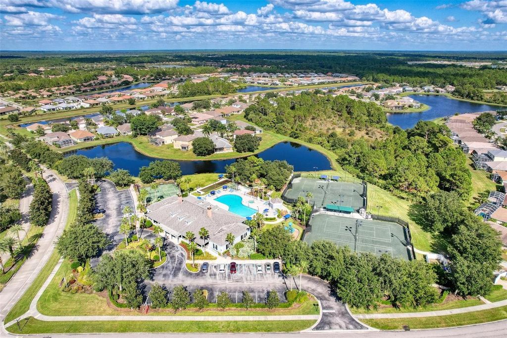 Image 51 of property listing at 2424 MAGNOLIA CIRCLE, North Port, FL 34289