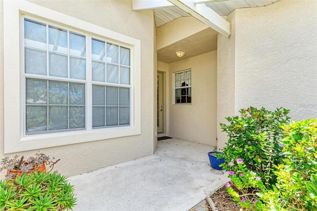 Image 10 of property listing at 2424 MAGNOLIA CIRCLE, North Port, FL 34289